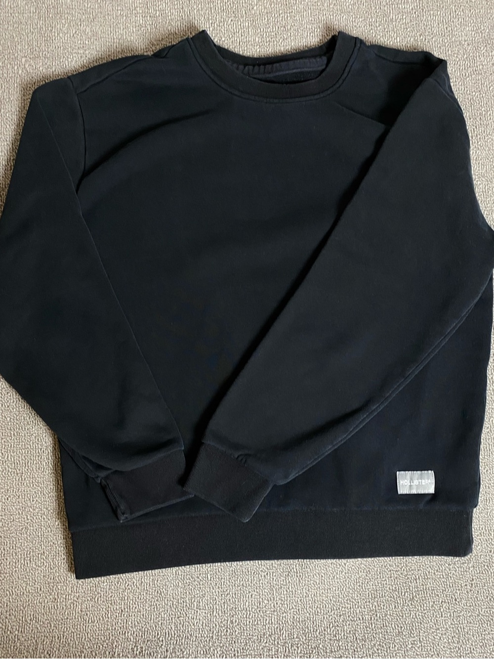Hollister Small Black Relxed Fit Crewneck Minimalist Sweatshirt- Streetwear